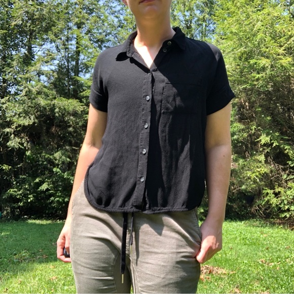 Madewell Tops - Madewell Button-Front Resort Shirt with Rolled Sleeves and Front Pocket, Size XS